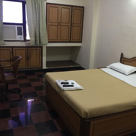 Royale Inn Vapi Luaran gambar