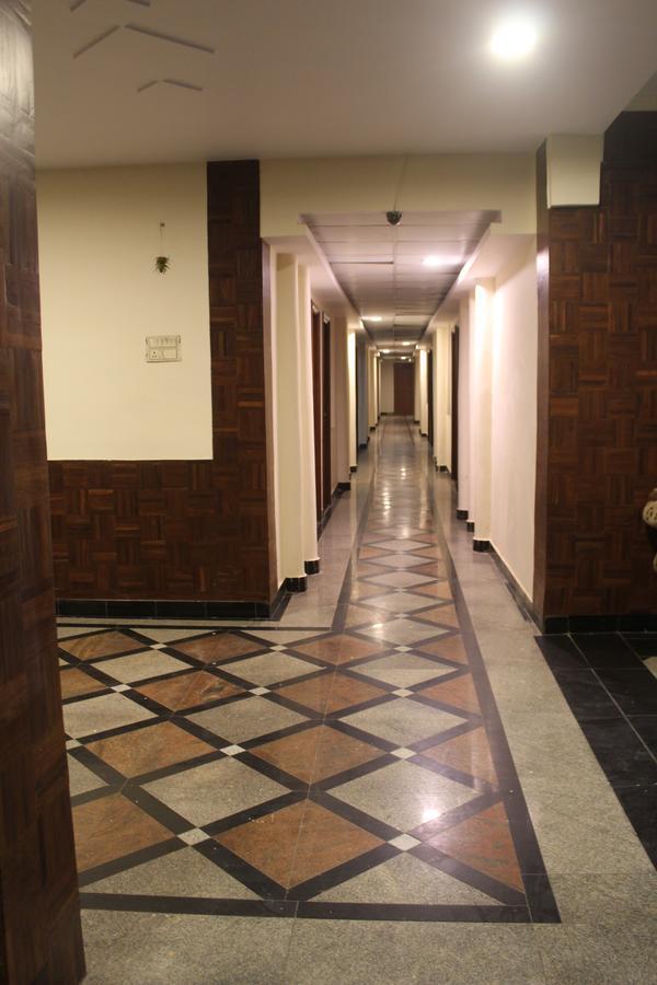 Royale Inn Vapi Luaran gambar
