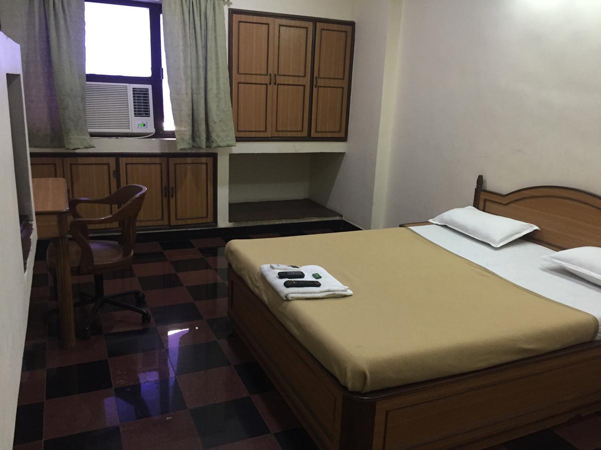 Royale Inn Vapi Luaran gambar