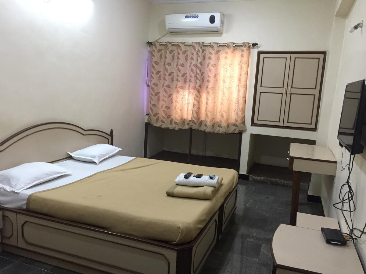 Royale Inn Vapi Luaran gambar