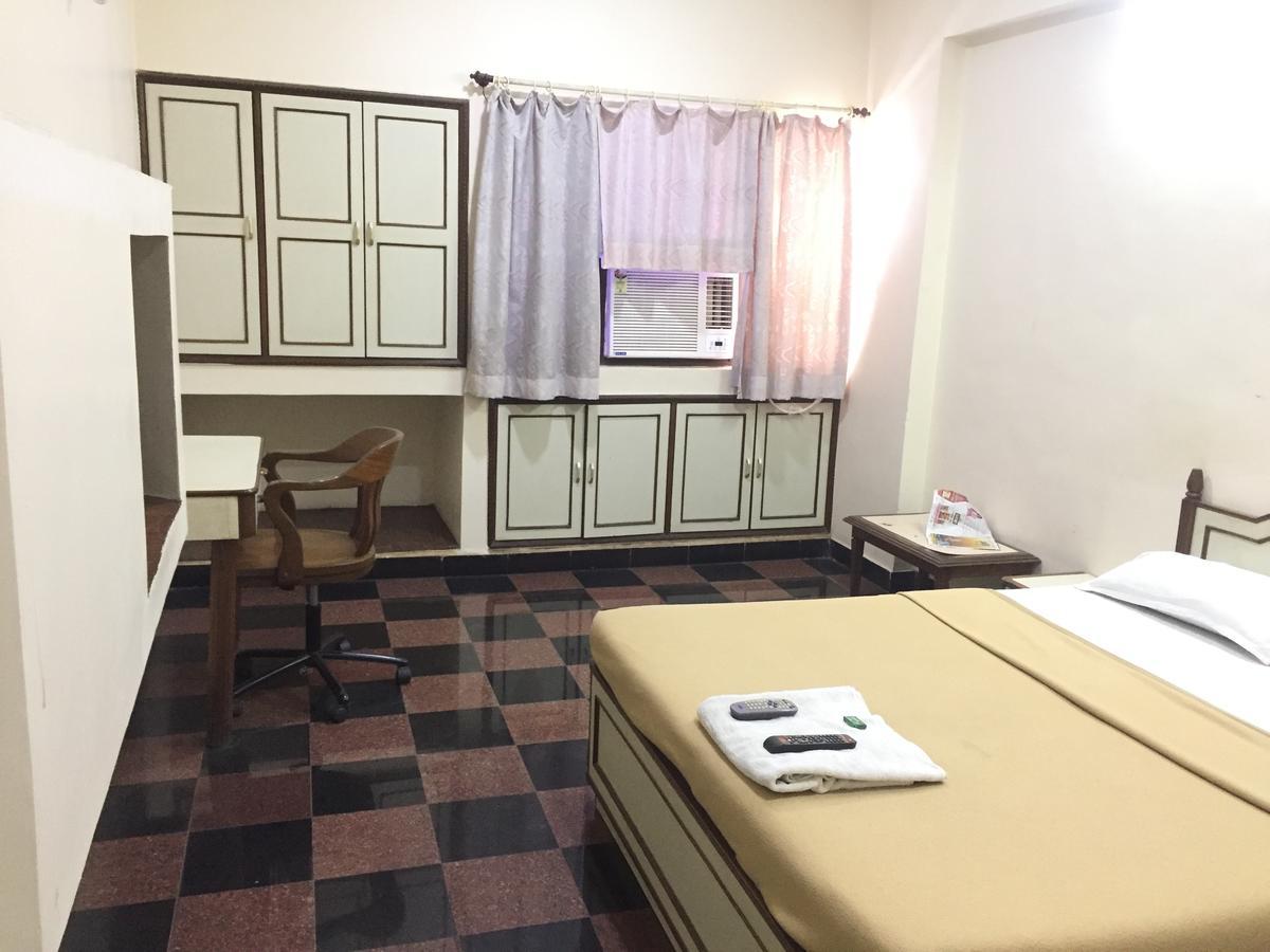 Royale Inn Vapi Luaran gambar