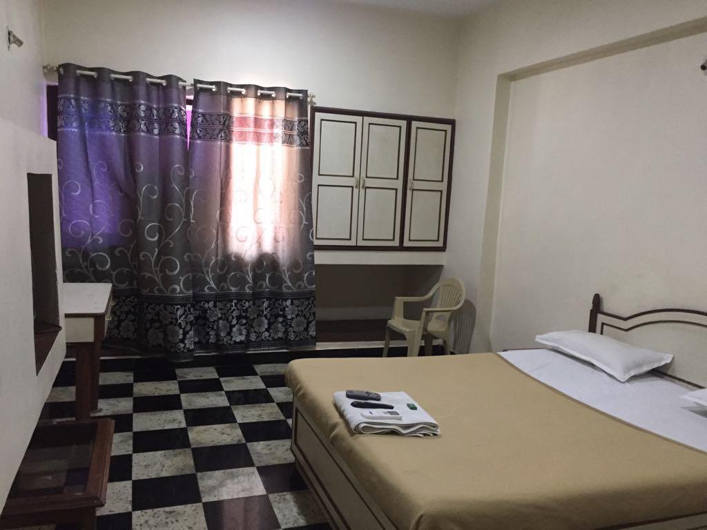 Royale Inn Vapi Luaran gambar